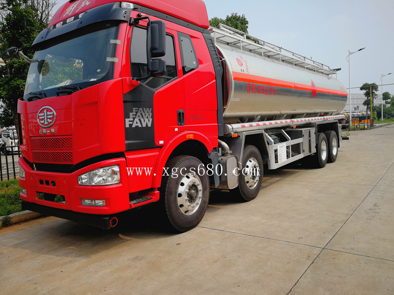 廈工楚勝油罐槽罐專用車廠家官網(wǎng)_移動加油站運油車_危險品液體運輸車改裝廠_鋁合金液罐運輸運油車價格_飛機加油越野油罐車_全地型四驅(qū)油罐加油車_殯葬殯儀車改裝廠_混凝土攪拌水泥罐車_液化氣運輸罐車圖片_廠家直銷二手國三國四油罐車礦區(qū)專用大馬力槽罐車